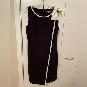 Karl Lagerfeld Paris semi-formal/cocktail elegant black dress with bow. Size 8.